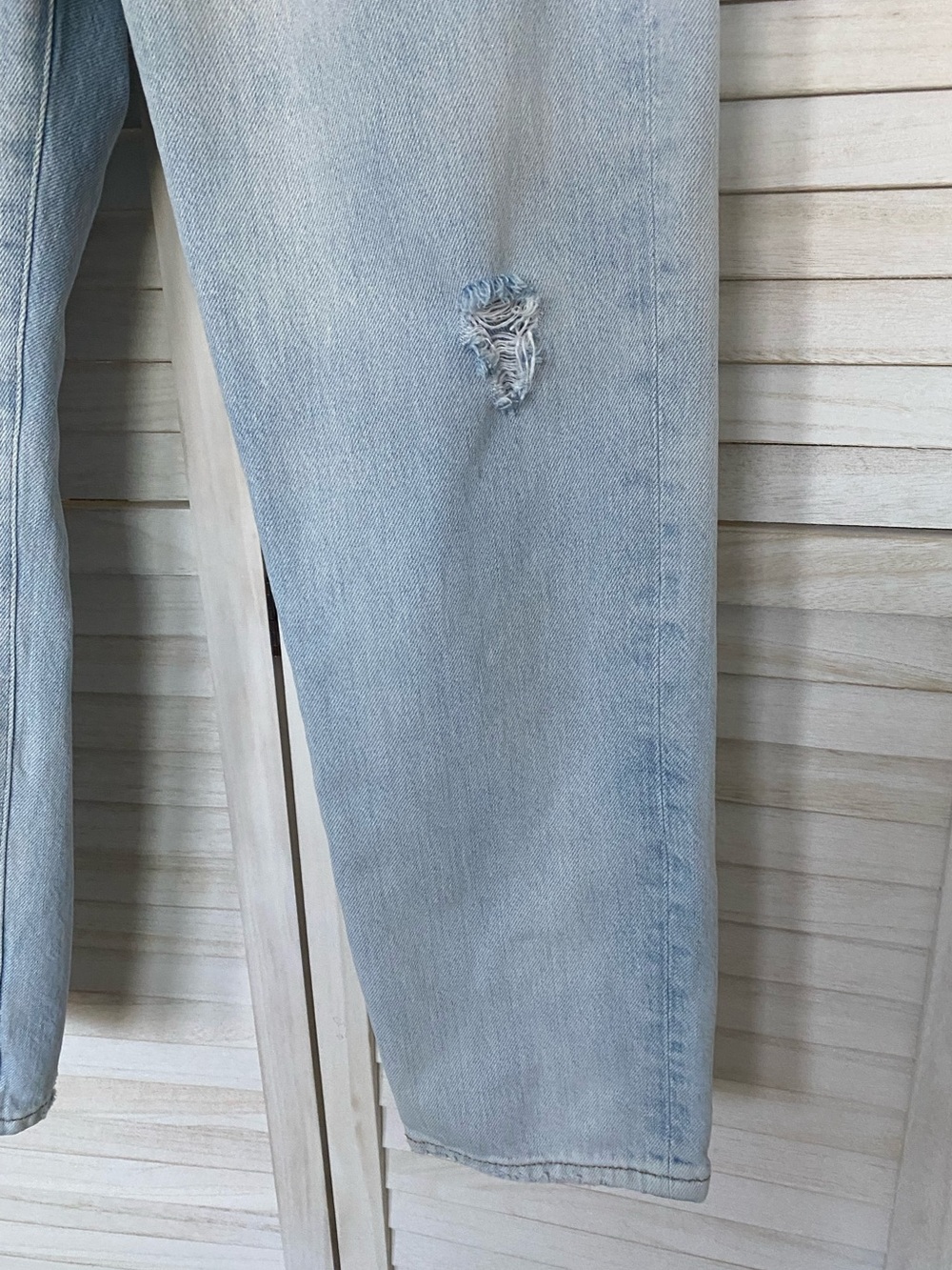 Frame Denim Light Blue Straight Leg Distressed Button Fly Jeans SZ 28 - Picture 4 of 14